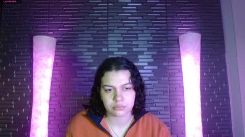Snapshot of miia_zarate chatting on 12/13/24, 09:20 Ma - online show from 12/13/24, 09:20
