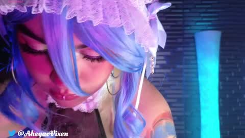 Snapshot of miia_zarate chatting on 12/19/24, 12:34 Ma - online show from 12/19/24, 12:34