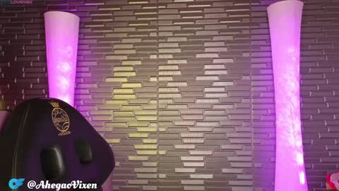 Snapshot of miia_zarate chatting on 12/20/24, 12:30 Ma - online show from 12/20/24, 12:30