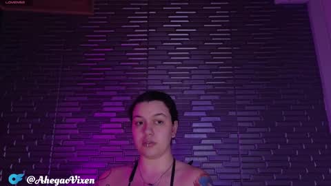Snapshot of miia_zarate chatting on 02/11/25, 09:03 Ma - online show from 02/11/25, 09:03