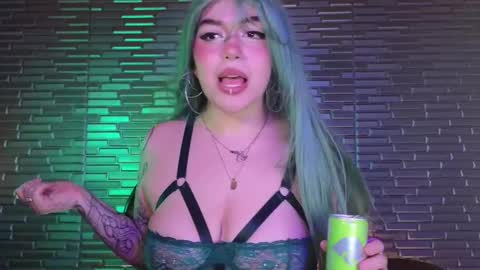 Snapshot of miia_zarate chatting on 02/14/25, 12:30 Ma - online show from 02/14/25, 12:30