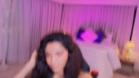 Mia online show from 02/04/25, 06:36