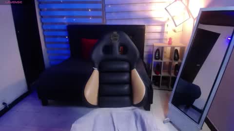 Snapshot of miiaa_evans1 chatting on 10/18/25, 08:09 miiaa_evans1 online show from 10/18/25, 08:09