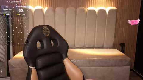 Snapshot of miiaa_evans1 chatting on 11/28/25, 07:38 miiaa_evans1 online show from 11/28/25, 07:38