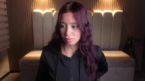 miiaa_evans1 online show from 06/25/26, 02:21
