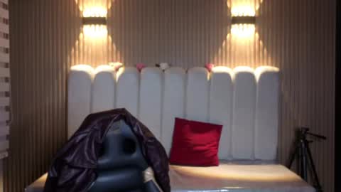 miiaa_evans1 online show from 06/28/26, 12:11