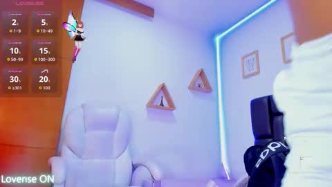 mia sofia online show from 11/23/25, 12:49