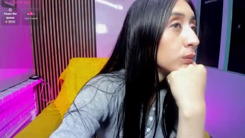 Snapshot of miilu__1 chatting on 10/19/25, 03:51 miilu  online show from 10/19/25, 03:51