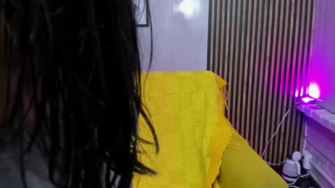 miilu  online show from 11/16/25, 03:45