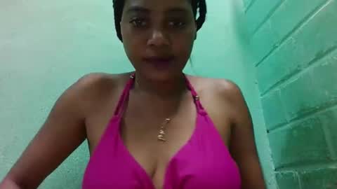 Snapshot of miinah chatting on 03/23/26, 10:52 miinah online show from 03/23/26, 10:52