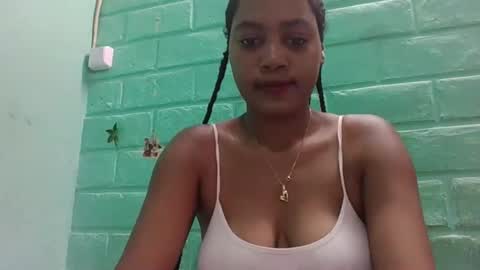 Snapshot of miinah chatting on 03/29/26, 08:36 miinah online show from 03/29/26, 08:36