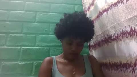 Snapshot of miinah chatting on 04/07/26, 10:05 miinah online show from 04/07/26, 10:05