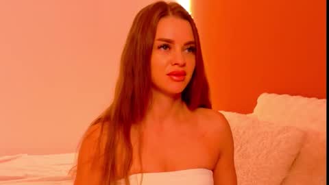 Amira online show from 12/17/25, 05:24