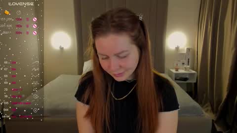 Snapshot of mika_bloom chatting on 01/09/26, 02:03 Mika online show from 01/09/26, 02:03