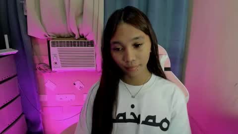 Snapshot of mika_cora chatting on 03/08/26, 05:39 MIKA online show from 03/08/26, 05:39