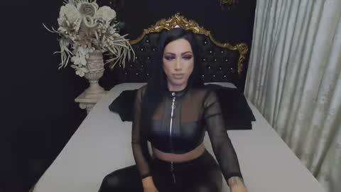 Mikaela online show from 11/06/25, 04:35