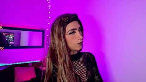 mikaelarangel online show from 11/16/25, 12:38