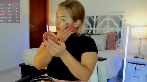 Mikaela blondie bigass online show from 12/19/25, 10:55