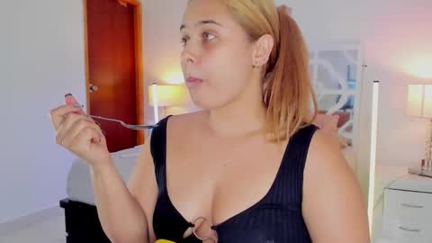 Mikaela blondie bigass online show from 02/09/26, 11:58