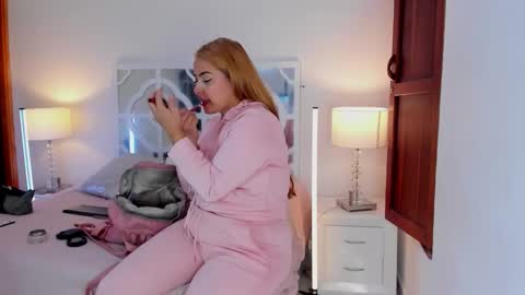 Mikaela blondie bigass online show from 02/17/26, 12:34