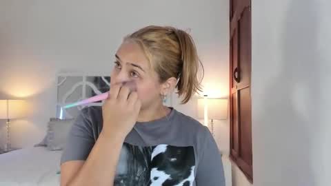 Mikaela blondie bigass online show from 02/19/26, 09:49