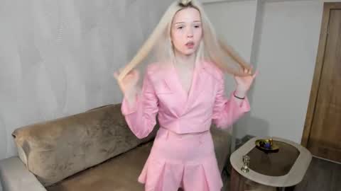 Angel girl online show from 11/27/25, 07:49