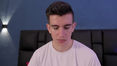 mikael online show from 11/12/25, 04:57