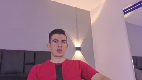 Snapshot of mikaelslow chatting on 07/19/26, 05:33 mikael online show from 07/19/26, 05:33