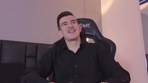 Snapshot of mikaelslow chatting on 08/02/26, 04:22 mikael online show from 08/02/26, 04:22