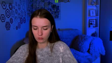 Snapshot of mikameovv chatting on 11/26/25, 02:18 Mika online show from 11/26/25, 02:18