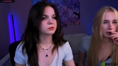 Snapshot of mikameovv chatting on 12/15/25, 08:46 Mika online show from 12/15/25, 08:46