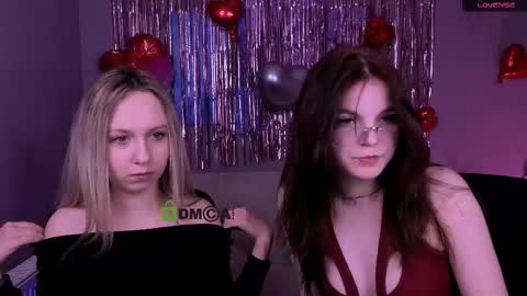 Snapshot of mikameovv chatting on 02/15/26, 08:16 Mika online show from 02/15/26, 08:16