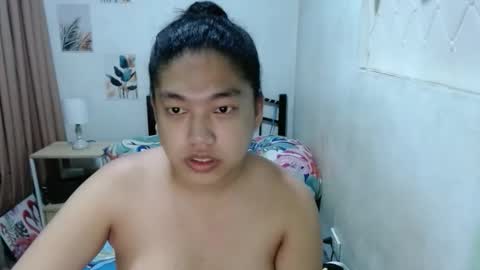 Snapshot of mikasami17 chatting on 10/19/25, 04:02 mikasami17 online show from 10/19/25, 04:02