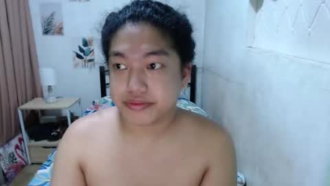 Snapshot of mikasami17 chatting on 10/28/25, 01:14 mikasami17 online show from 10/28/25, 01:14