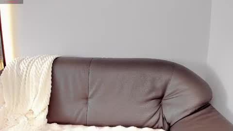 mikasssu online show from 12/17/25, 09:48