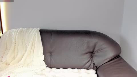 mikasssu online show from 12/20/25, 11:28