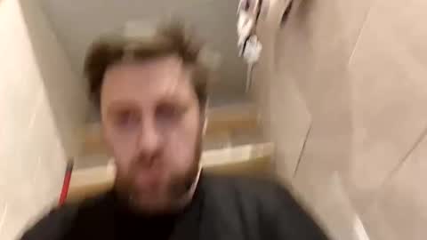 Snapshot of mikavfr chatting on 03/20/26, 01:49 Mika online show from 03/20/26, 01:49