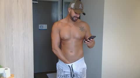 Snapshot of mike4fun99 chatting on 02/26/26, 02:43 mike online show from 02/26/26, 02:43