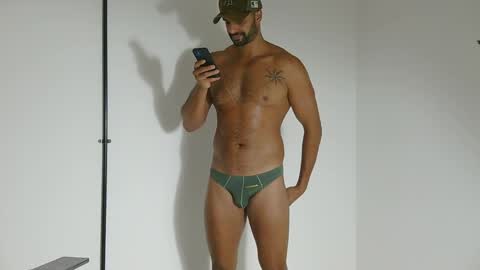 Snapshot of mike4fun99 chatting on 04/28/26, 01:59 mike online show from 04/28/26, 01:59