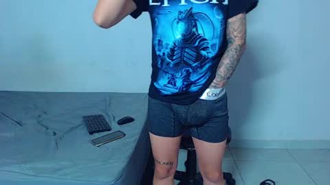 Snapshot of mike777jr chatting on 04/01/26, 04:13 Mike IMDEPENDIENT MODEL online show from 04/01/26, 04:13