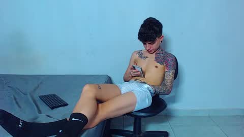Snapshot of mike777jr chatting on 04/01/26, 01:41 Mike IMDEPENDIENT MODEL online show from 04/01/26, 01:41