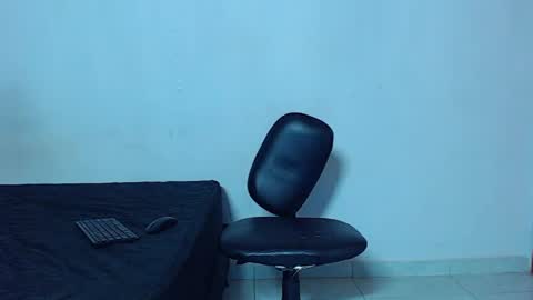 Snapshot of mike777jr chatting on 04/06/26, 02:31 Mike IMDEPENDIENT MODEL online show from 04/06/26, 02:31