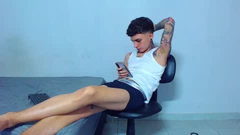 Snapshot of mike777jr chatting on 04/25/26, 02:47 Mike IMDEPENDIENT MODEL online show from 04/25/26, 02:47