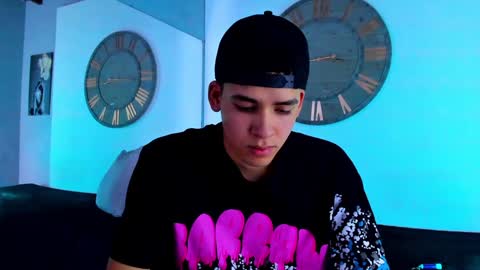 Mike 0233 online show from 12/12/24, 03:43