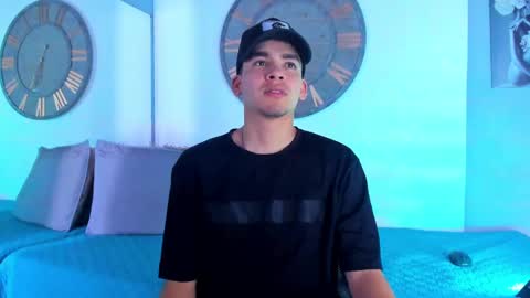 Mike 0233 online show from 01/08/25, 04:02