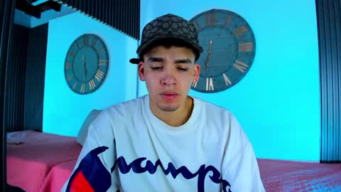 Mike 0233 online show from 02/02/25, 03:43