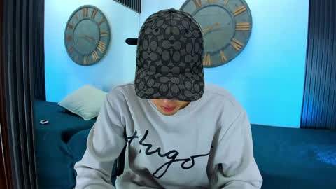 Mike 0233 online show from 02/08/25, 03:52