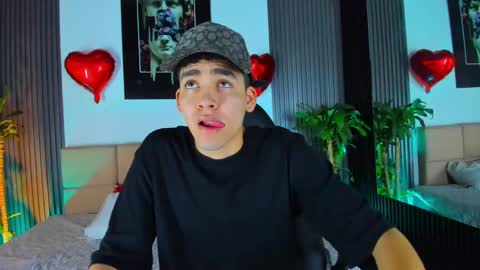 Mike 0233 online show from 02/19/25, 04:34