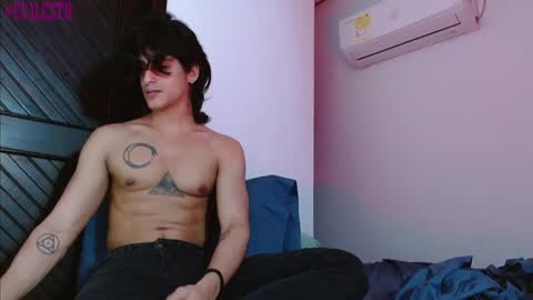 Snapshot of mike_d1030 chatting on 01/16/25, 01:27 mike_d1030 online show from 01/16/25, 01:27