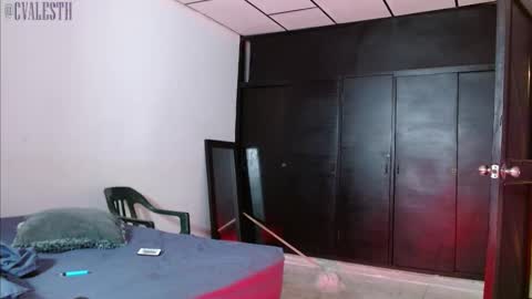 mike_d1030 online show from 02/13/25, 05:26